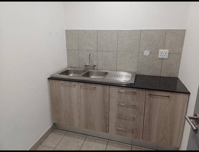 INDUSTRIAL PROPERTY TO RENT IN IRENE